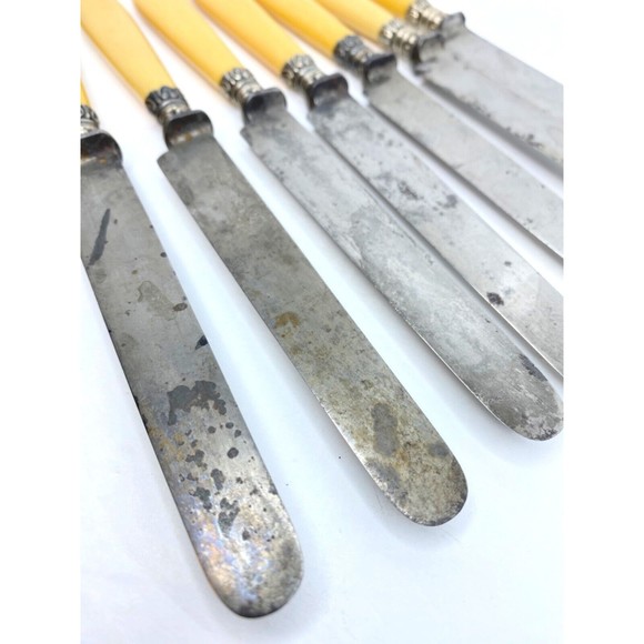 Lovely Vintage Landers Frary & Clark Aetna Works Set of 8  Vintage Landers, Frary & Clark Butter Knife Set 7